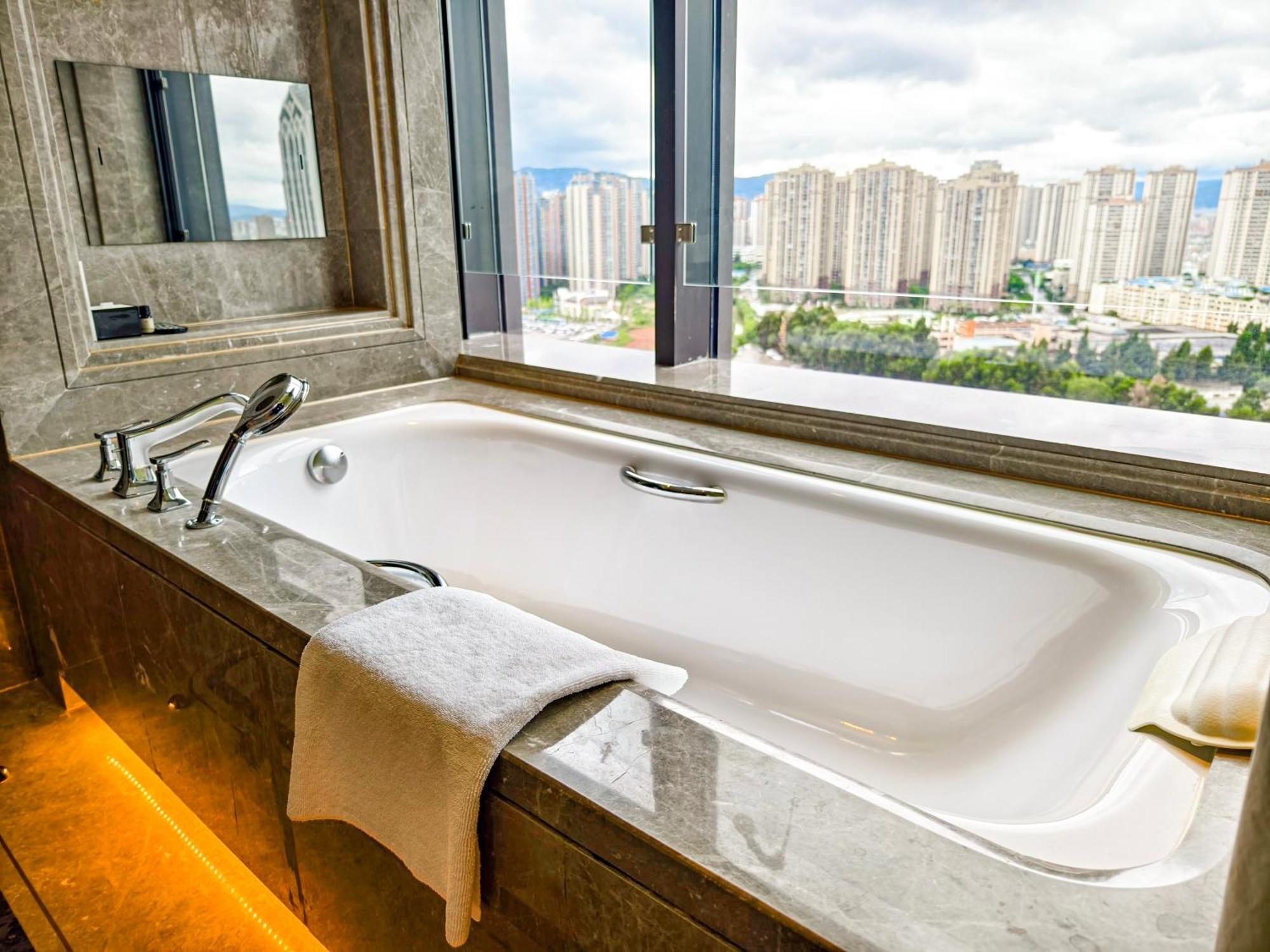 Wanda Vista Kunming Hotell Exteriör bild